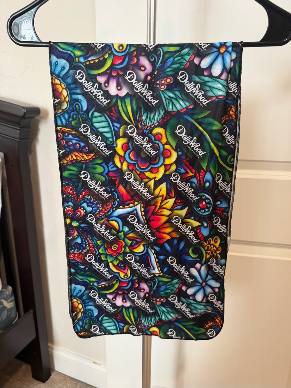 Dollywood cooling towel